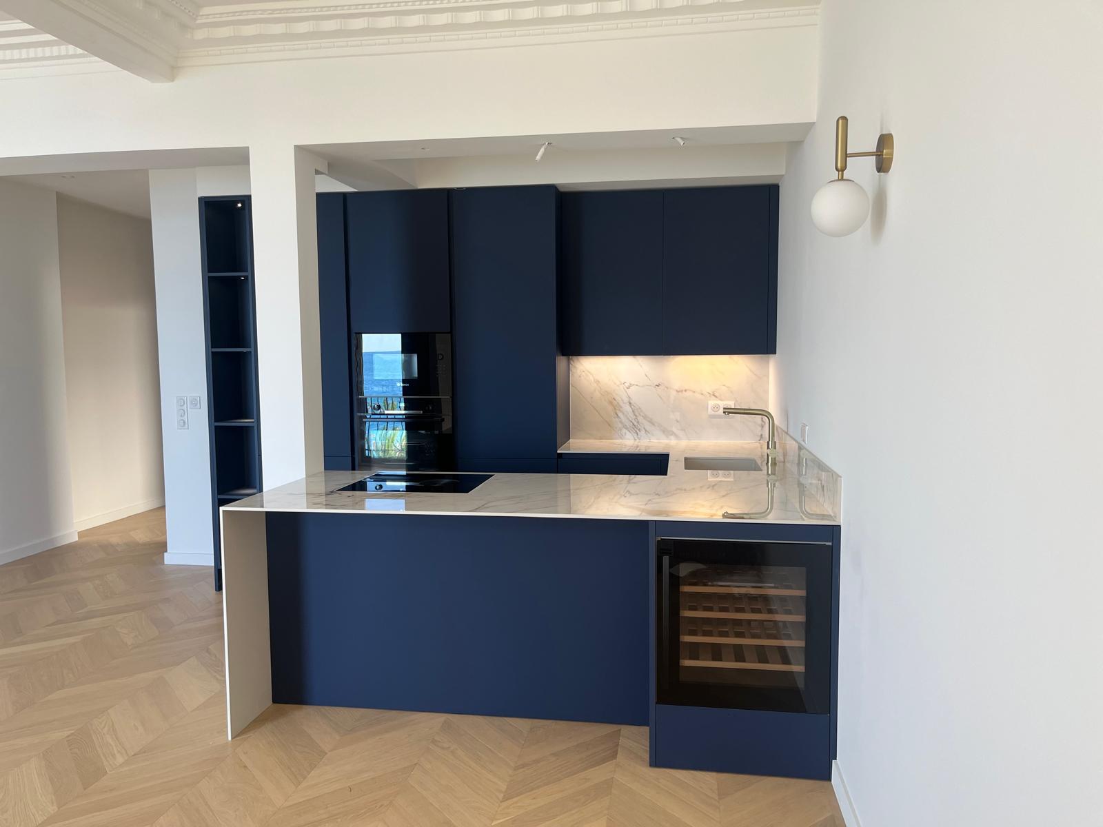 Cuisine-bleu-nuit-lamaisondejulie Cuisine-bleu-nuit-lamaisondejulie